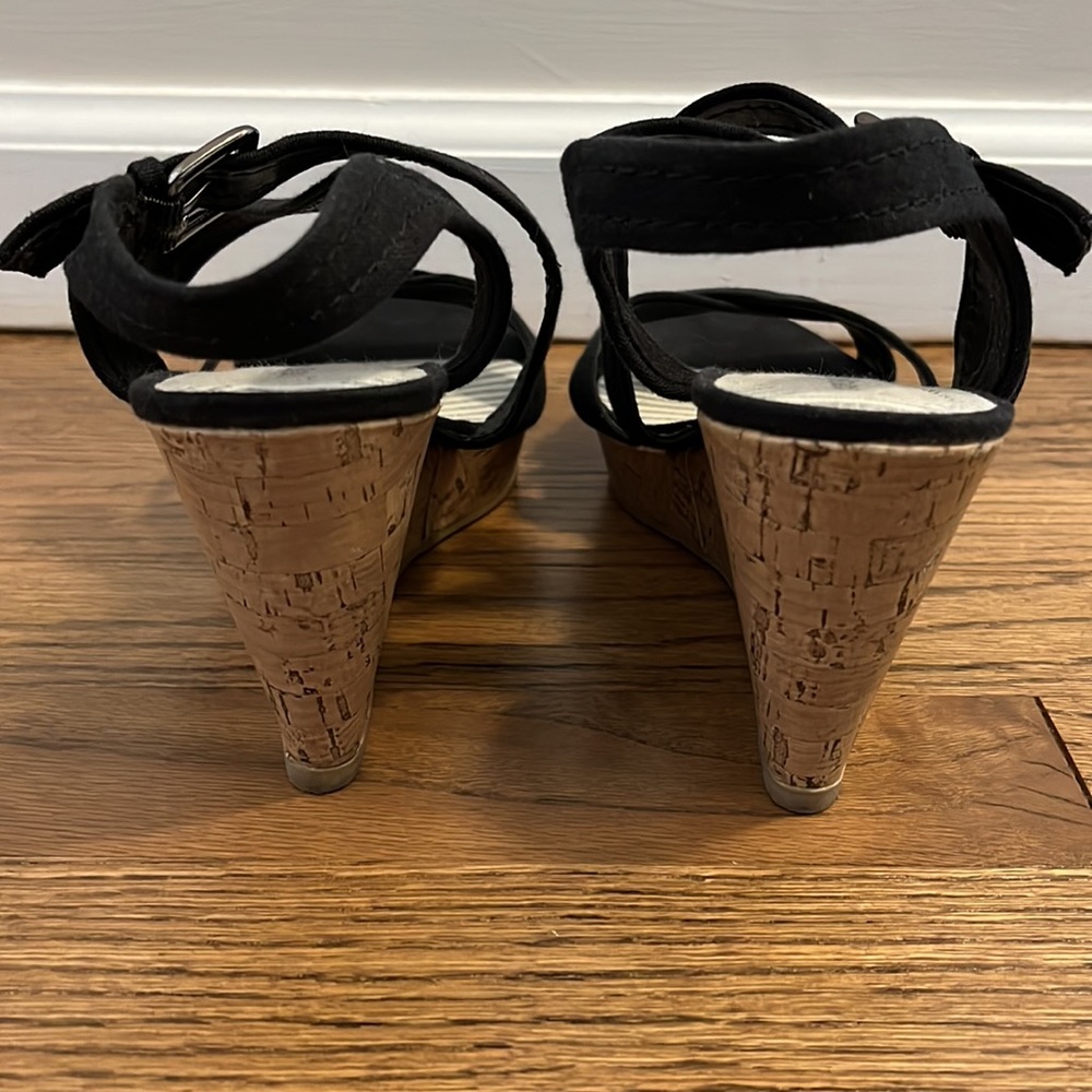 Black Wedges by Montego Bay Club - Picture 2 of 7